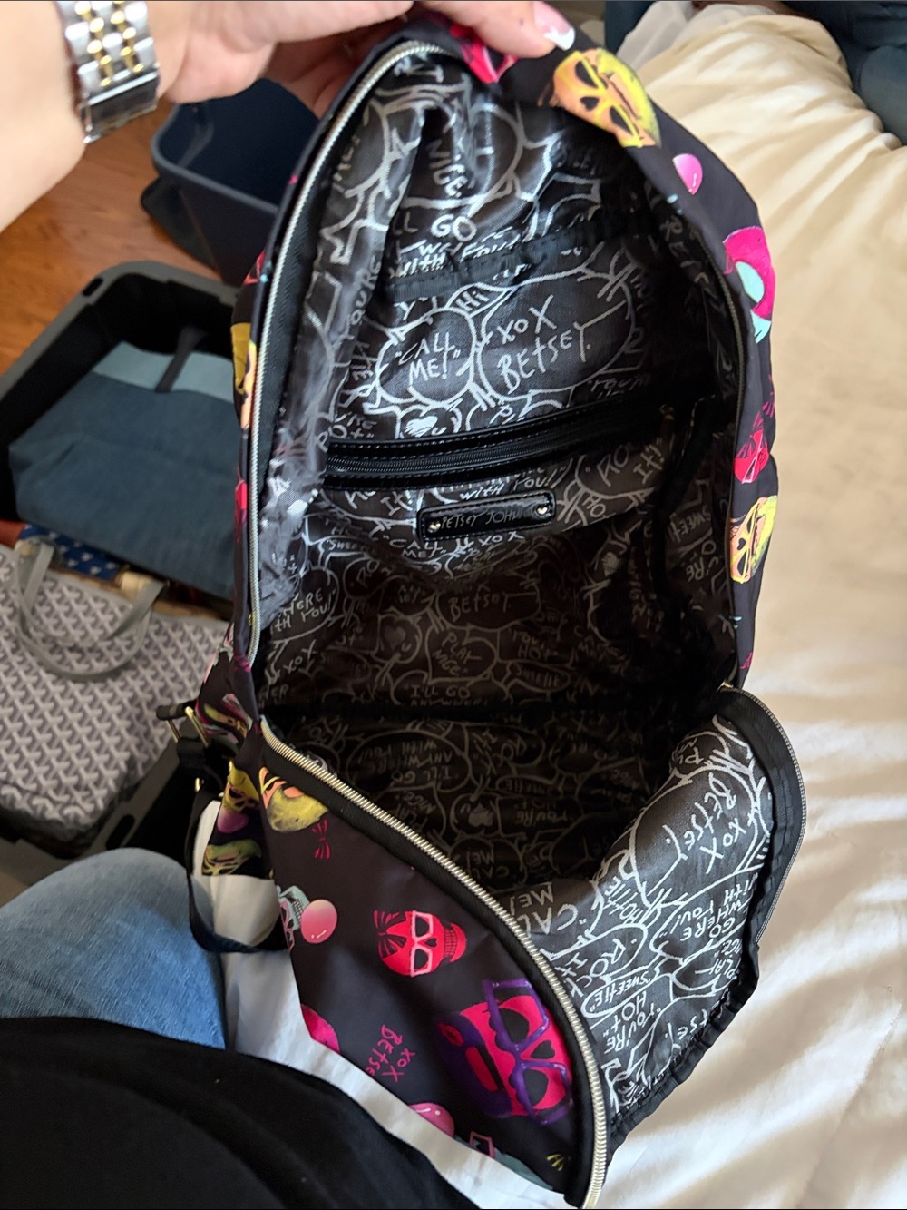 Backpack - Picture 3 of 6